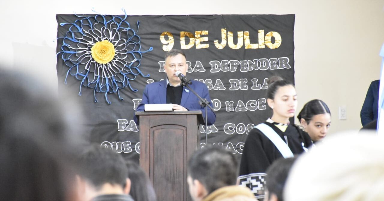 El Intendente Fabricio Mesquida participó del acto por el 208º Aniversario de la Independencia de Argentina