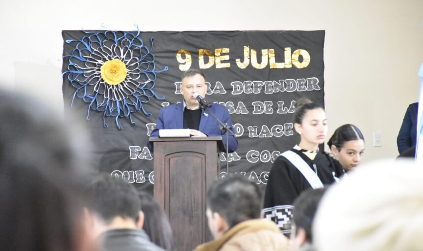 El Intendente Fabricio Mesquida participó del acto por el 208º Aniversario de la Independencia de Argentina