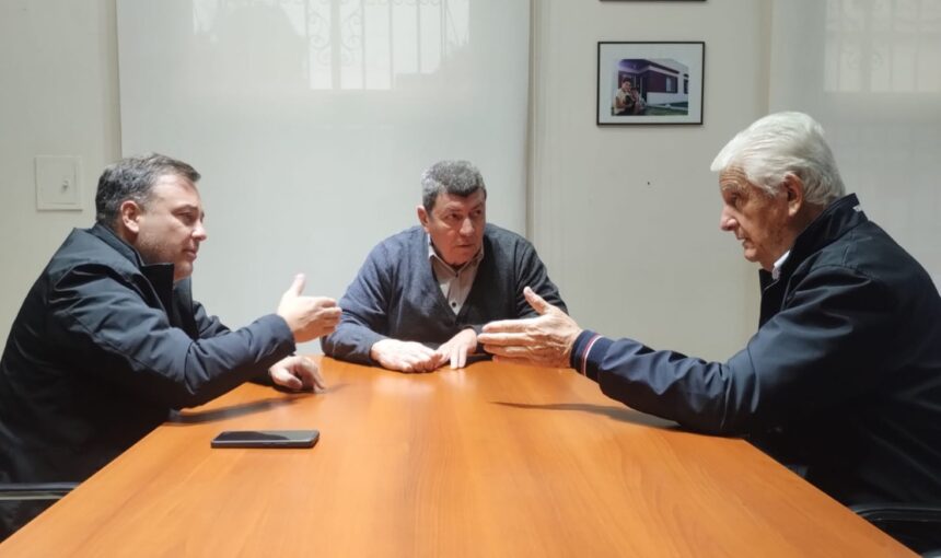 El Intendente “Gino” Mesquida firmó el Acta de Inicio de Obra con el IAPV para la construcción de 18 nuevas Viviendas en nuestra localidad